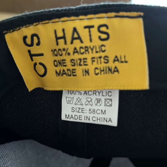 BNWOT Graphic Hat - Picture 4 of 4